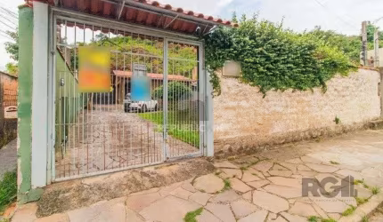 Casa com 3 dormitórios no bairro Partenon