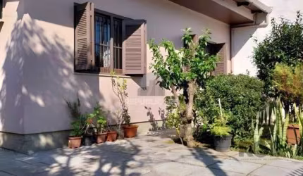 Casa de 4 dormitórios no bairro Santa Rosa de Lima
