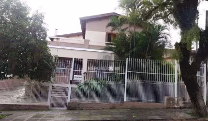 Casa de 3 dormitórios no bairro  Sarandi
