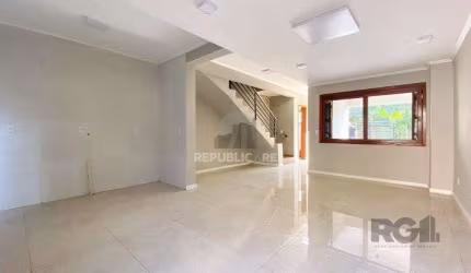 Casa de 3 dormitórios no bairro Mário Quintana