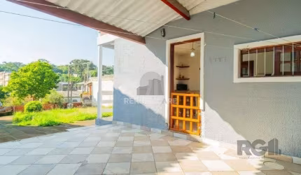 Casa de 3 dormitórios no bairro Nonoai