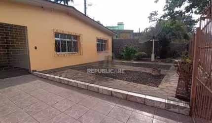 Casa de 2 dormitórios no bairro Campo Novo
