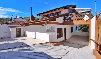 Casa para Venda - 185.29m², 4 dormitórios, sendo 2 suites, Teresópolis