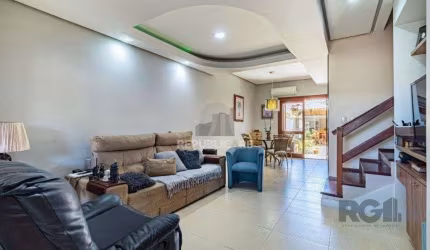 Casa de 3 dormitórios no bairro Cavalhada