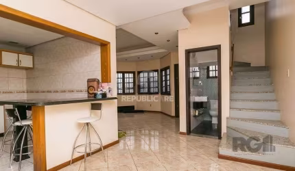 Casa de 3 dormitórios,  no bairro Campo Novo