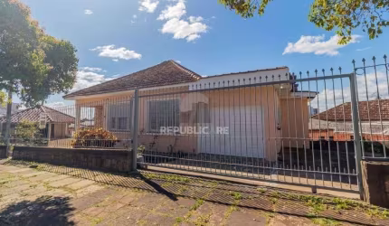 Casa de 3 Dormitório(s) Bairro Jardim Itu - Porto Alegre
