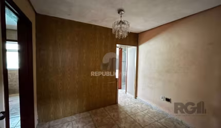 APARTAMENTO JK COM 1 QUARTO E GARAGEM COBERTA NO BAIRRO CAMAQUA PRÓXIMO À OTTO N