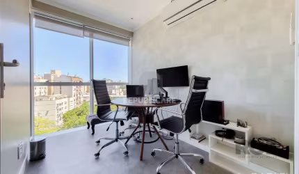 Sala comercial na Rua Loureiro da Silva, no bairro Cidade Baixa, pronta para ate