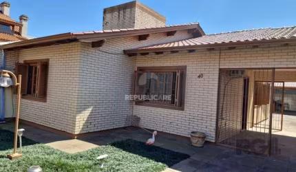 Casa 2 dormitórios à venda Guarujá Porto Alegre/RS