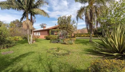 Casa para Venda - 379m², 4 dormitórios, sendo 2 suites, 3 vagas - Ponta Grossa