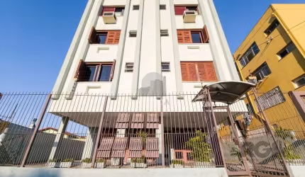 Cobertura, 2 quartos, 1 suite, dependência de empregada, 1 vaga de garagem, bair