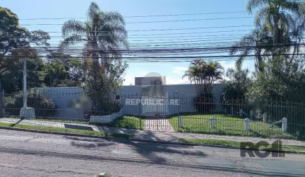 Casa para Venda - 580m², 3 dormitórios, sendo 1 suites, 3 vagas - Santa Tereza