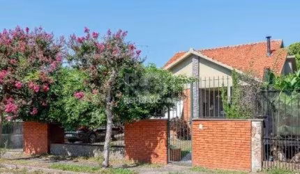Casa 3 dormitórios à venda Vila Assunção Porto Alegre/RS