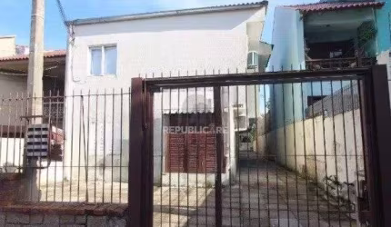 Casa em condomínio de 3 dormitórios e vaga no Partenon