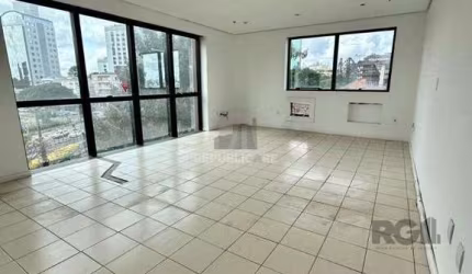 Sala comercial no bairro Auxiliadora desocupada