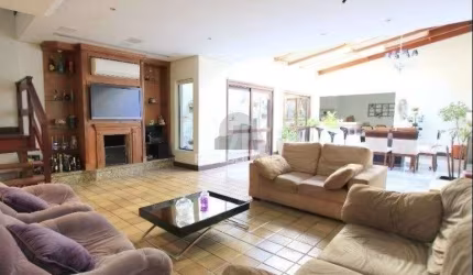 Casa para Venda - 395m², 3 dormitórios, sendo 3 suites, 2 vagas - Santana