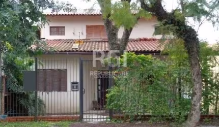 Casa para Venda - 200m², 4 dormitórios, sendo 1 suites, 3 vagas - Sarandí