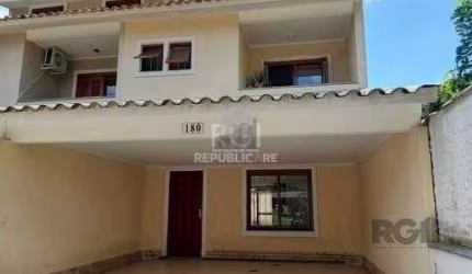 Casa 3 dormitórios à venda Cavalhada Porto Alegre/RS