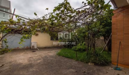 Casa para Venda - 86m², 2 dormitórios, 4 vagas - Morro Santana