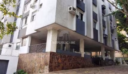 ÓTIMA Cobertura no Bairro Petrópolis na Av: Iguaçu 350, com 210.14m área privati