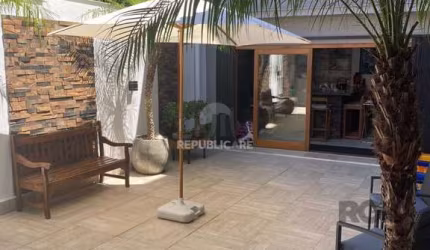 Casa 4 dormitórios à venda Partenon Porto Alegre/RS