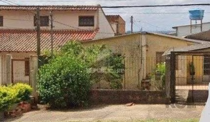 Casa a venda no bairro Alta Petropilis com 100m²
