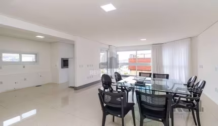 Excelente cobertura de 238m² com 3 dormitórios e 2 vagas.
