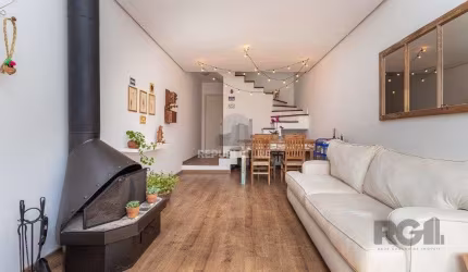 Casa em condomínio de 109m² - 3 dormitórios, 1 suíte e 1 vaga no bairro Teresópo
