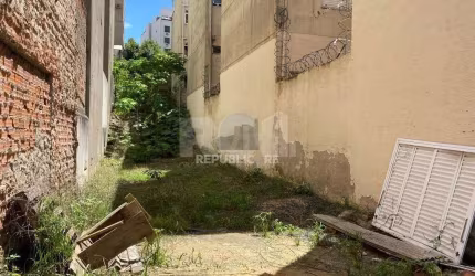 Terreno com projeto aprovado para construção de prédio no Centro Histórico