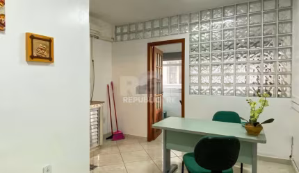 Sala comercial, de frente para a Rua Uruguai, no condomínio Aceguá