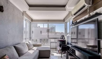 Apartamento de 2 dormitórios no bairro Azenha