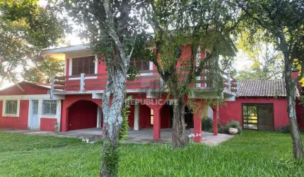 Chácara com 5 dormitórios (1 sendo suíte) de 1,6 hectare por R$ 1.300.000,00 na