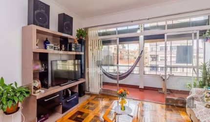 Excelente apartamento de 88m² com 3 dormitórios e sacada.
