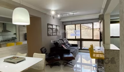APARTAMENTO MOBILIADO DE 2 DORMITÓRIOS - CENTRO HISTÓRICO