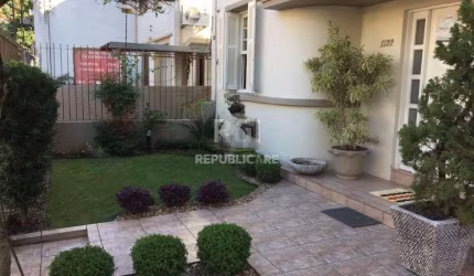 Apartamento para Venda - 128m², 3 dormitórios, 2 vagas - Menino Deus