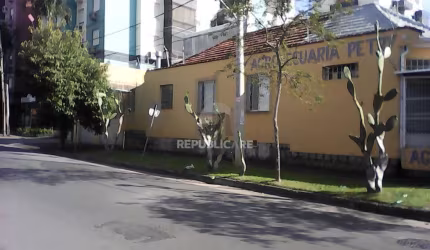 Casa para Venda - 300m², 3 dormitórios, 2 vagas - Partenon