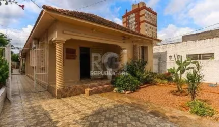Casa para Venda - 160m², 3 dormitórios, 3 vagas - Partenon