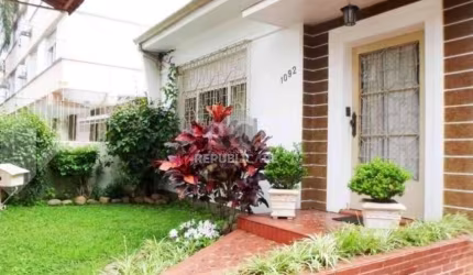 Casa para Venda - 150m², 3 dormitórios, 2 vagas - Santana