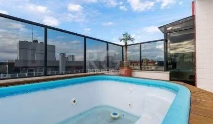 EXCELENTE COBERTURA COM 2 DORMITÓRIOS, PISCINA E 1 VAGA DE GARAGEM.