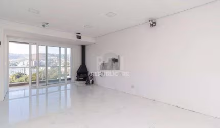 Casa para Venda - 377m², 4 dormitórios, sendo 2 suítes, 3 vagas - Teresópolis