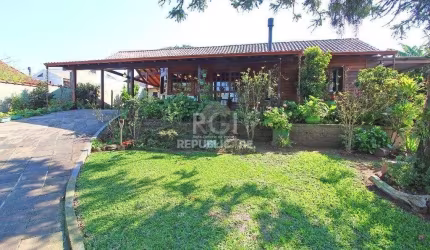 Casa para Venda - 205m², 2 dormitórios, sendo 1 suites, 4 vagas - Cristal