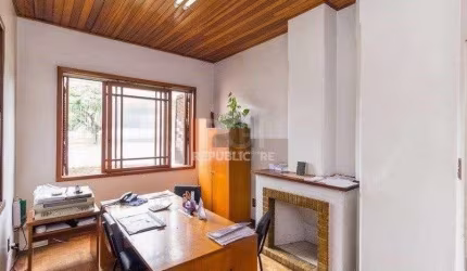 Predio para Venda - 120m², 3 dormitórios, 3 vagas - Partenon