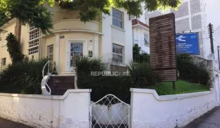 Casa para Venda - 485m², 5 dormitórios, sendo 1 suites, 1 vaga - Petrópolis