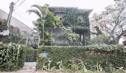 Casa para Venda - 250m², 4 dormitórios, 2 vagas - Petrópolis