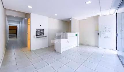 Ponto Comercial / Loja de 174m², mezanino, 2 banheiros - Bom Fim