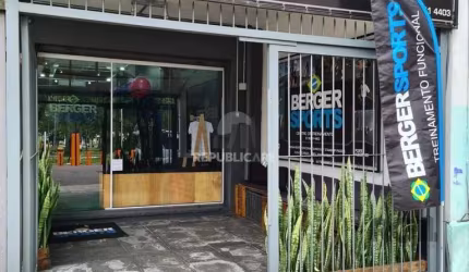 Loja de 55m² em frente à Praça Garibaldi