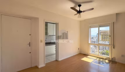 APARTAMENTO 1 DORMITÓRIO EM ANDAR ALTO COM VISTA PARA GUAÍBA NO CENTRO HISTÓRICO