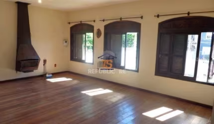 Casa para Venda - 440m², 4 dormitórios, sendo 2 suites, 2 vagas - Cristal