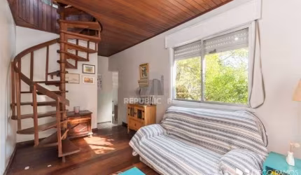 Casa para Venda - 190m², 4 dormitórios, sendo 1 suites, 2 vagas - Partenon