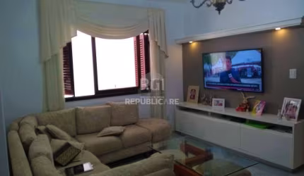 Casa para Venda - 175m², 4 dormitórios, sendo 2 suites, 2 vagas - Santa Cecília